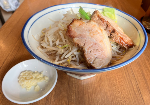 「醤油とんこつ　やさいマシ」@らーめん勇の写真