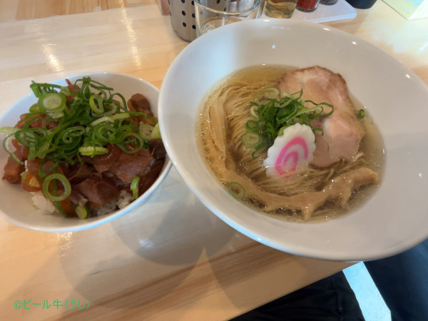 「塩らーめん(900円)、チャーシュー丼(400円)」@中華そば みつ葉の写真