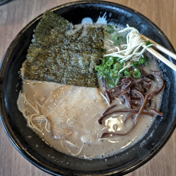 「濃厚ラーメン（850円）」@石田一龍 福岡博多店の写真