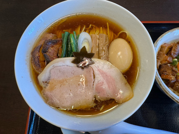 「特製中華そば」@食煅 もみじの写真