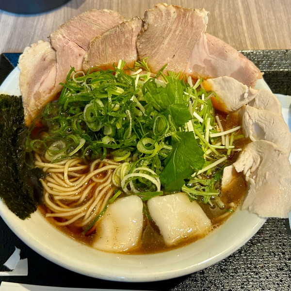 「桔梗 淡麗醤油らーめん」@らーめん 桔梗と空 千住寿町店の写真