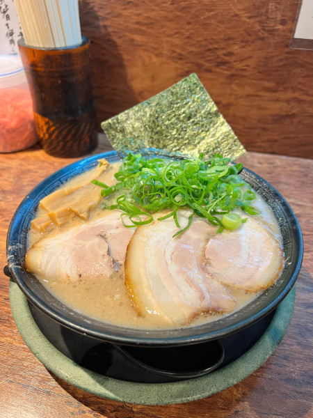 「極老とんこつ」@博多とんこつ 天神旗の写真