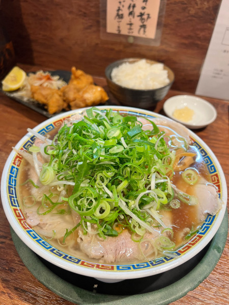 「透きとんこつ中華そば 菊醤」@博多とんこつ 天神旗の写真