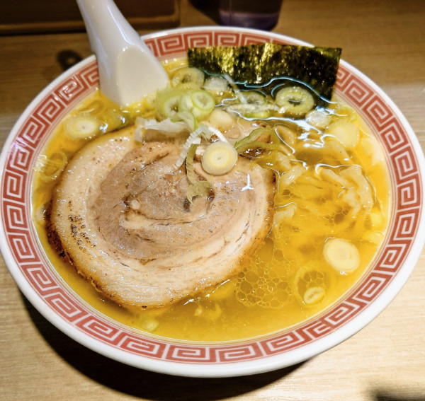 「豚バラ中華ソバ(塩)」@まるえ中華そばの写真