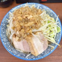 ラーメン小 豚2枚 生卵 730+200+100円