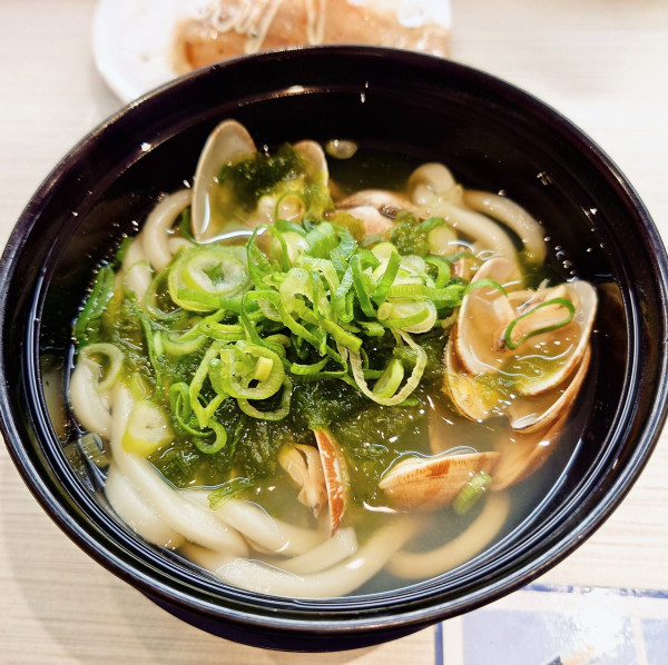 「あさりとあおさのうどん」@はま寿司 我孫子若松店の写真