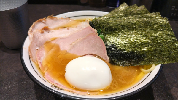 「特製ラーメン　麺硬め濃いめアブラ多め　￥1300」@らーめん飛粋の写真