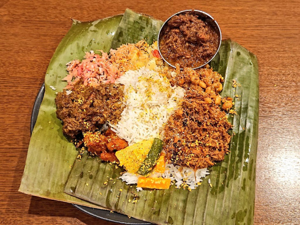 「マレーシアプレート+マトンルンダン」@東京間借りカレー シモカワスパイス 新宿店の写真