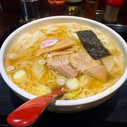 ワンタンメン（並盛）＋ワンタン