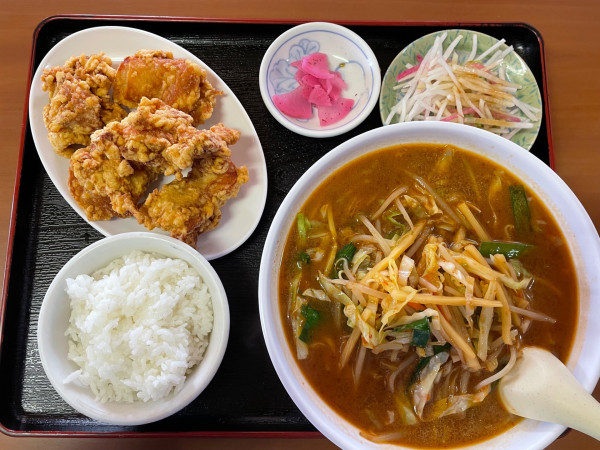 「ランチセット　味噌ラーメンに変更　￥１１００」@中国料理 京華の写真