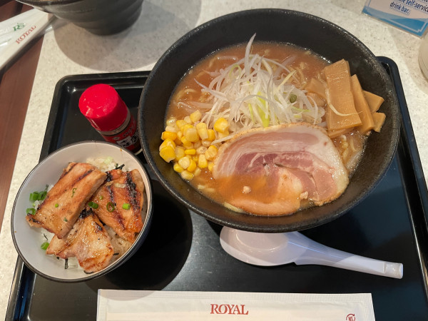 「味噌ラーメン　ミニ豚丼セット」@ROYAL 千歳洋食軒の写真