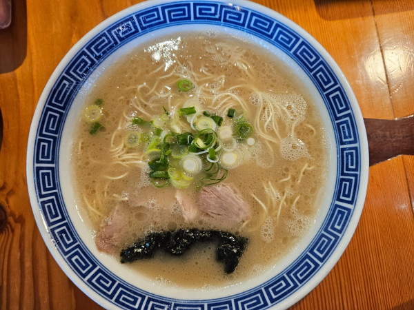 「ラーメン」@長浜豚骨 まるえいラーメンの写真
