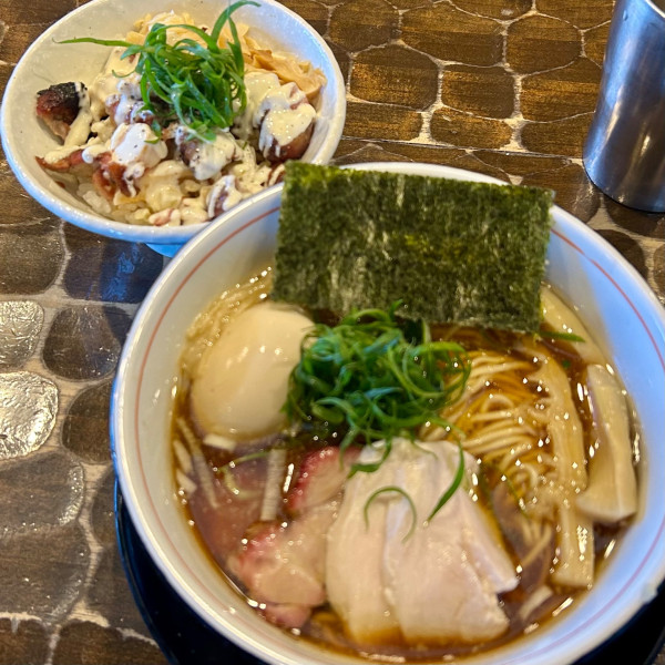 「特級黒さつま鶏 醤油＋チャーマヨ丼」@特級鶏蕎麦 龍介の写真