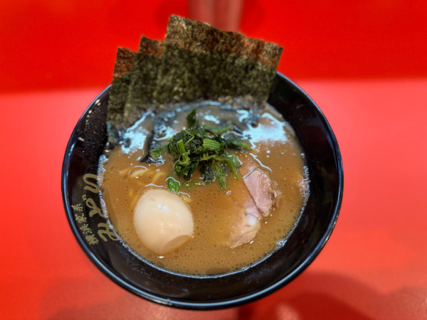 「味玉ラーメン1000円＊オープンキャンペーン価格600円」@横浜家系ラーメン みどりの写真