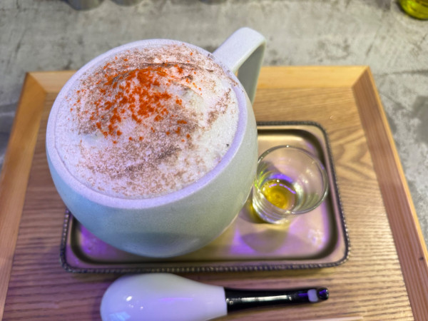 「カプチーノラーメントリュフ＆ポルチーニクリームスープ1380」@Rahmen Eddie 新宿御苑の写真