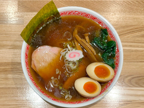 「★味玉中華そば(炭火つるし焼きチャーシュー2枚)🍜¥1,100」@麺や みかんの写真