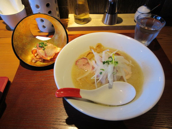 「北海道産の帆立を煮込んだとろみスープ＋燻製チャ＋替え玉蟹味噌」@佐波理の写真