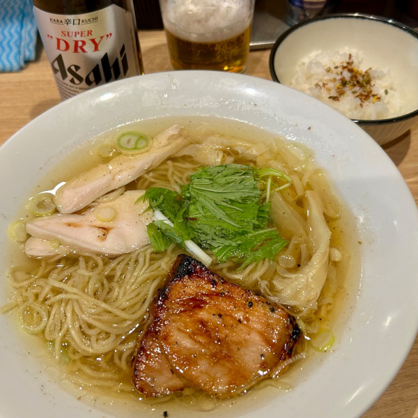 「地鶏塩らぁ麺+ビール小瓶+サービスライス」@Nakameguro Ramen すぎ田の写真