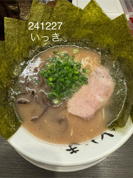 「ラーメン＋海苔＋替玉」@博多長浜らーめん いっきの写真