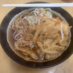 ゲソ玉葱天そば 440円