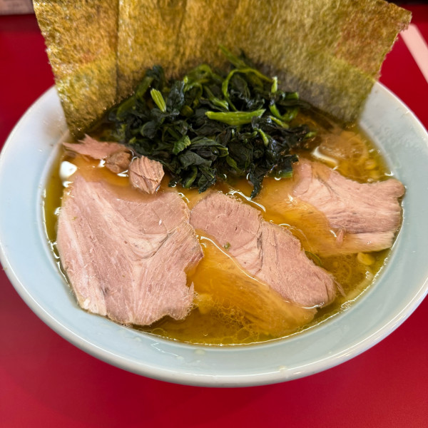 「朝ラーメン　油多め　家系トッピング　瓶ビール」@横浜家系らーめん たま家の写真