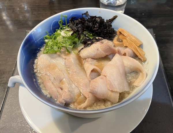 「背脂煮干しごわ麺(豚多め)」@借りキッチンの写真