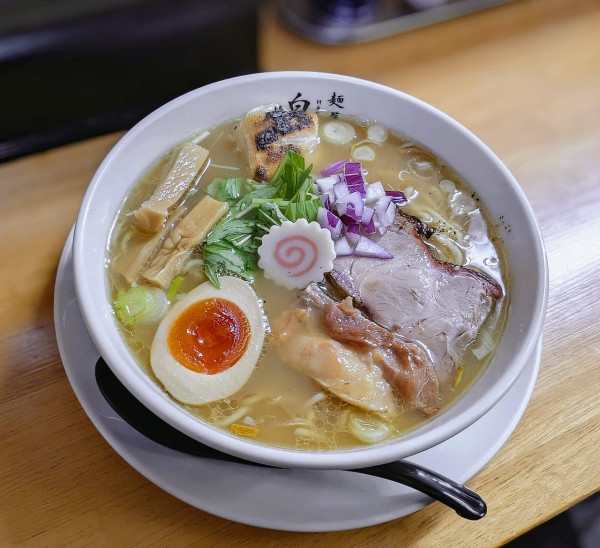 「鶏と鯛出汁ラーメン【限定】」@麺屋 白神の写真