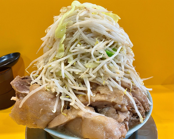 「小ラーメン ブタ増し ニンニク ヤサイ アブラ（別皿）」@ラーメン二郎 八王子野猿街道店2の写真