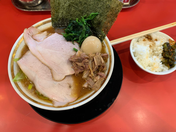 「特製ラーメン (1,250円)」@家系ラーメン 裏大輝家 青物横丁店の写真