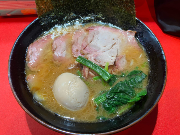「チャーシューメン＋煮玉子」@横浜ラーメン斎藤家  日野店の写真