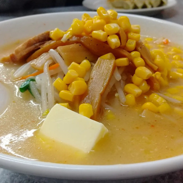 「#みそバターコーンラーメン #1050円 #ギョーザセット #3」@くまごろう 京町店の写真