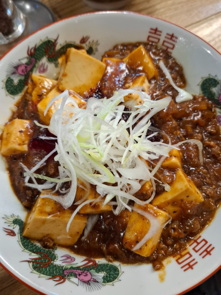 「麻婆麺辛さ０度ご飯付き９９０円」@太陽ホエール 野毛本店の写真