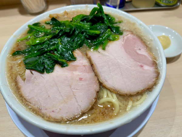 「背脂中華  (背脂多め) TPほうれん草」@ラーメン みなみの写真