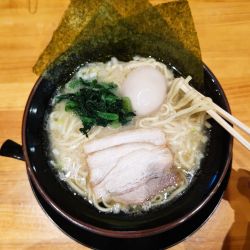 塩ラーメン（860円）＋味玉（無料トッピング）