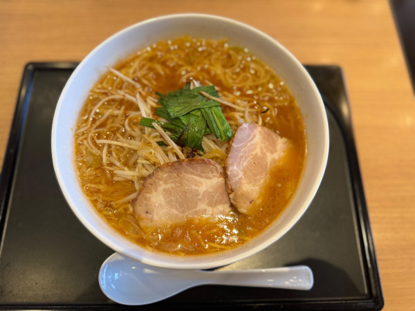 「味噌らぁ麺 ～五重の味噌(平日限定ドリンクバー付)1290円」@デニーズ 中村橋店の写真