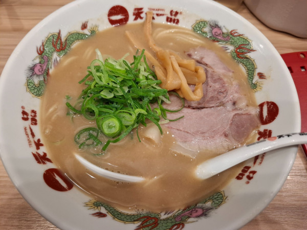 「こってりラーメン９４０円」@天下一品 水道橋店の写真