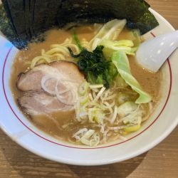 うまいラーメン(のりトッピング、キャベツボイル)
