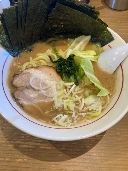 「うまいラーメン(のりトッピング、キャベツボイル)」@松福 御殿場インター店の写真