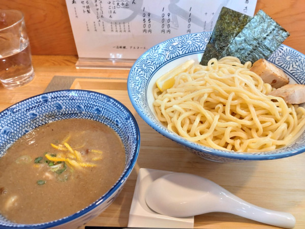 「濃厚煮干しつけ麺大盛」@丸三角四角の写真