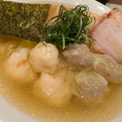 贅沢ワンタン麺