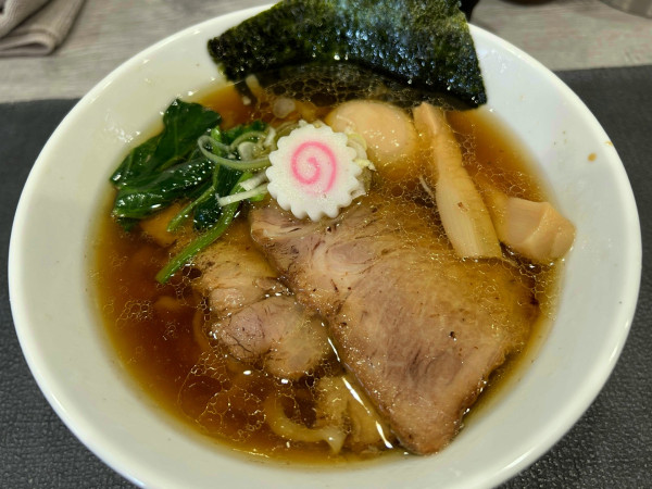 「醤油ら〜麺960円＋味玉130円」@手打ち 蓮の写真