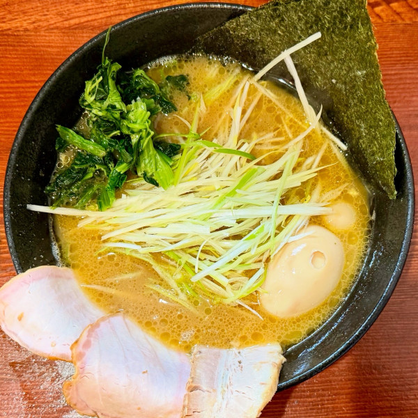 「天王らーめん（麺半分）¥1,000」@横浜家系らーめん 天王家 寒川総本店の写真