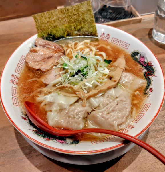 「ワンタン麺 870円」@中華そば 天辺月の写真