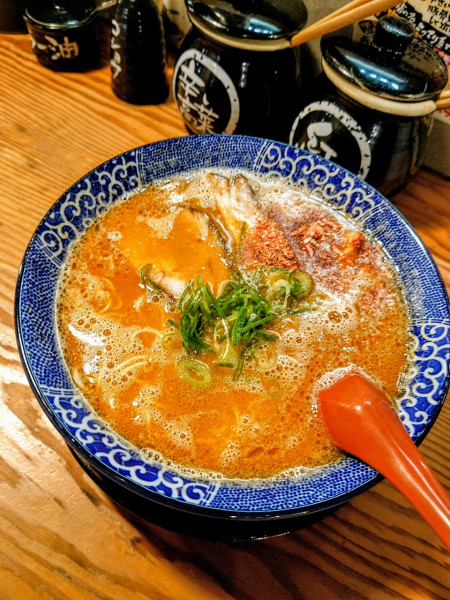 「濃厚海老だしとんこつ」@博多ラーメン鶴亀堂 三芳藤久保店の写真