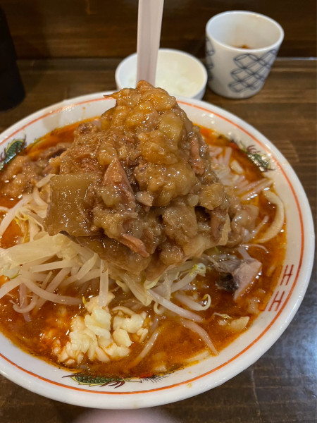 「辛いラーメン　250g たまねぎ」@男気らーめんアカギ 新田木崎店の写真