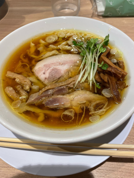 「中華そば　醤油」@手打 親鶏中華そば綾川 大成店の写真