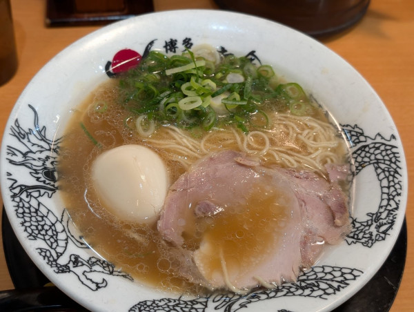 「醤油豚骨味玉」@博多 一幸舎 エキマルシェ大阪店の写真