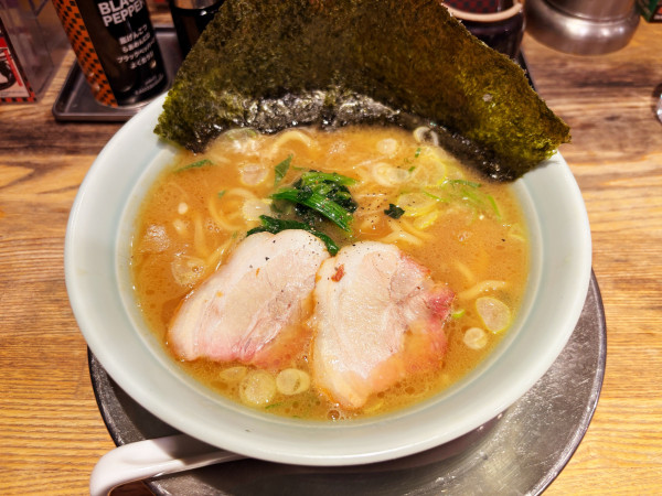 「横浜家系ラーメン藤崎家　940円」@らあめん花月嵐 綱島駅前店の写真