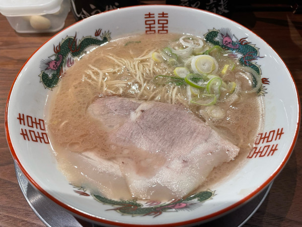 「思い出の豚骨らーめん¥950替玉¥100」@博多一双 新横浜ラーメン博物館店の写真