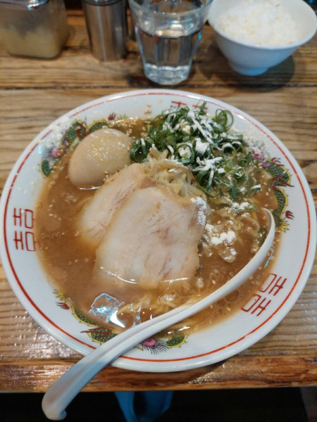 「大分佐伯ラーメン味玉入り＋半ライス」@大分佐伯ラーメン「白龍」監修『極み麺』の写真